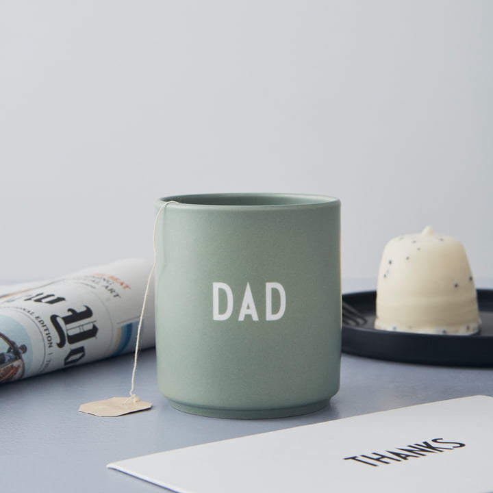 DESIGN LETTERS Favourite Porzellan Becher DAD