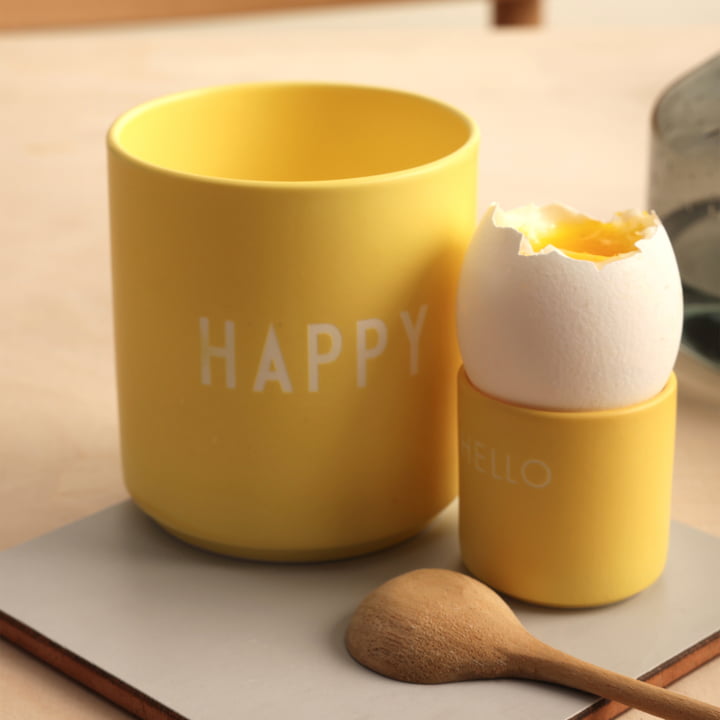 DESIGN LETTERS Favourite Porzellan Becher HAPPY