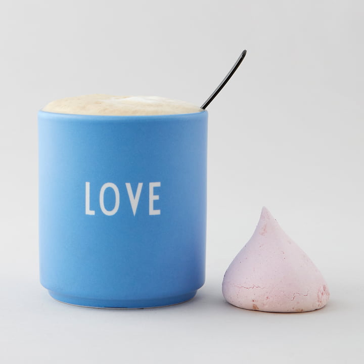 DESIGN LETTERS Favourite Porzellan Becher LOVE