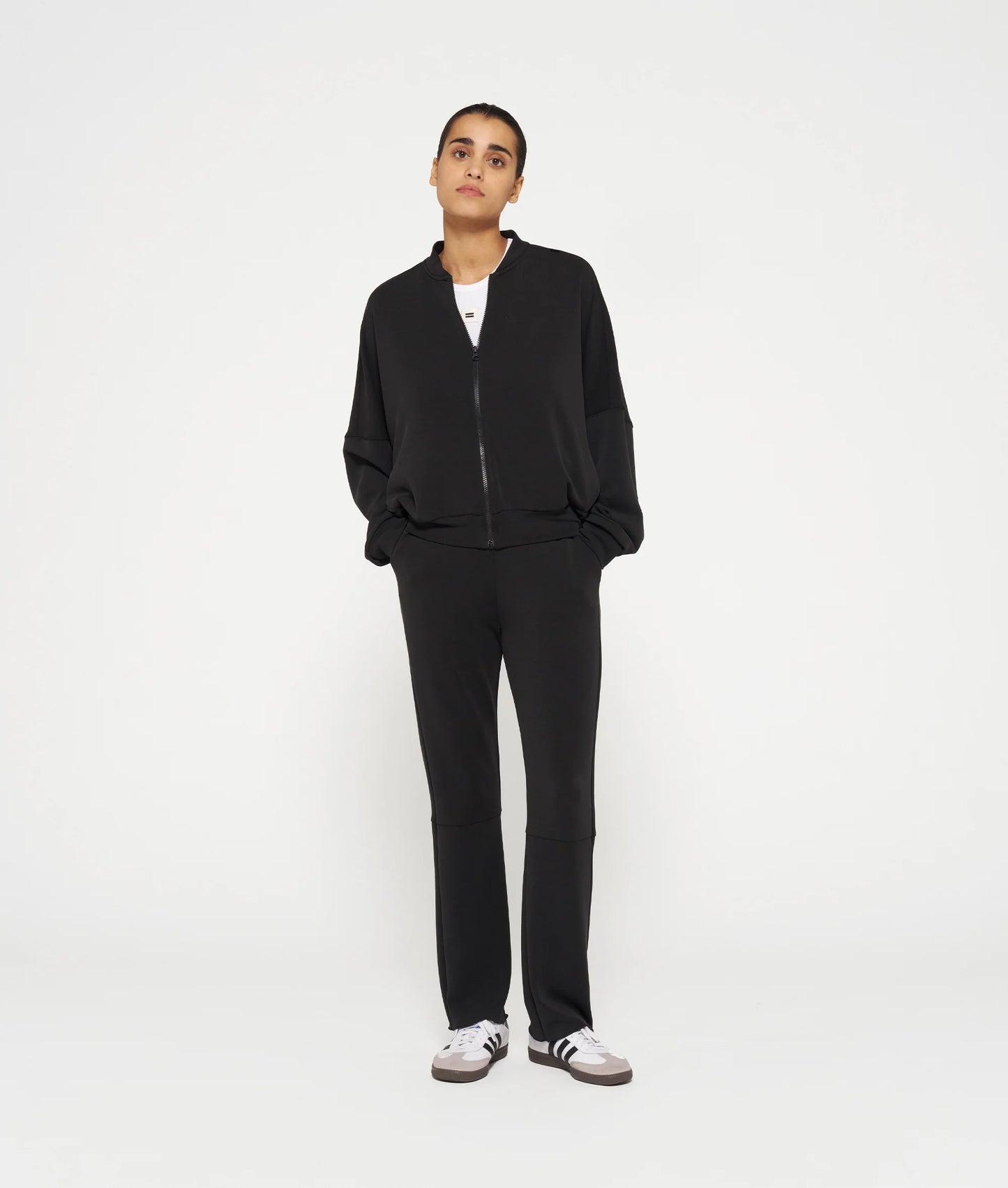 STRAIGHT JOGGER SCUBA 10 DAYS