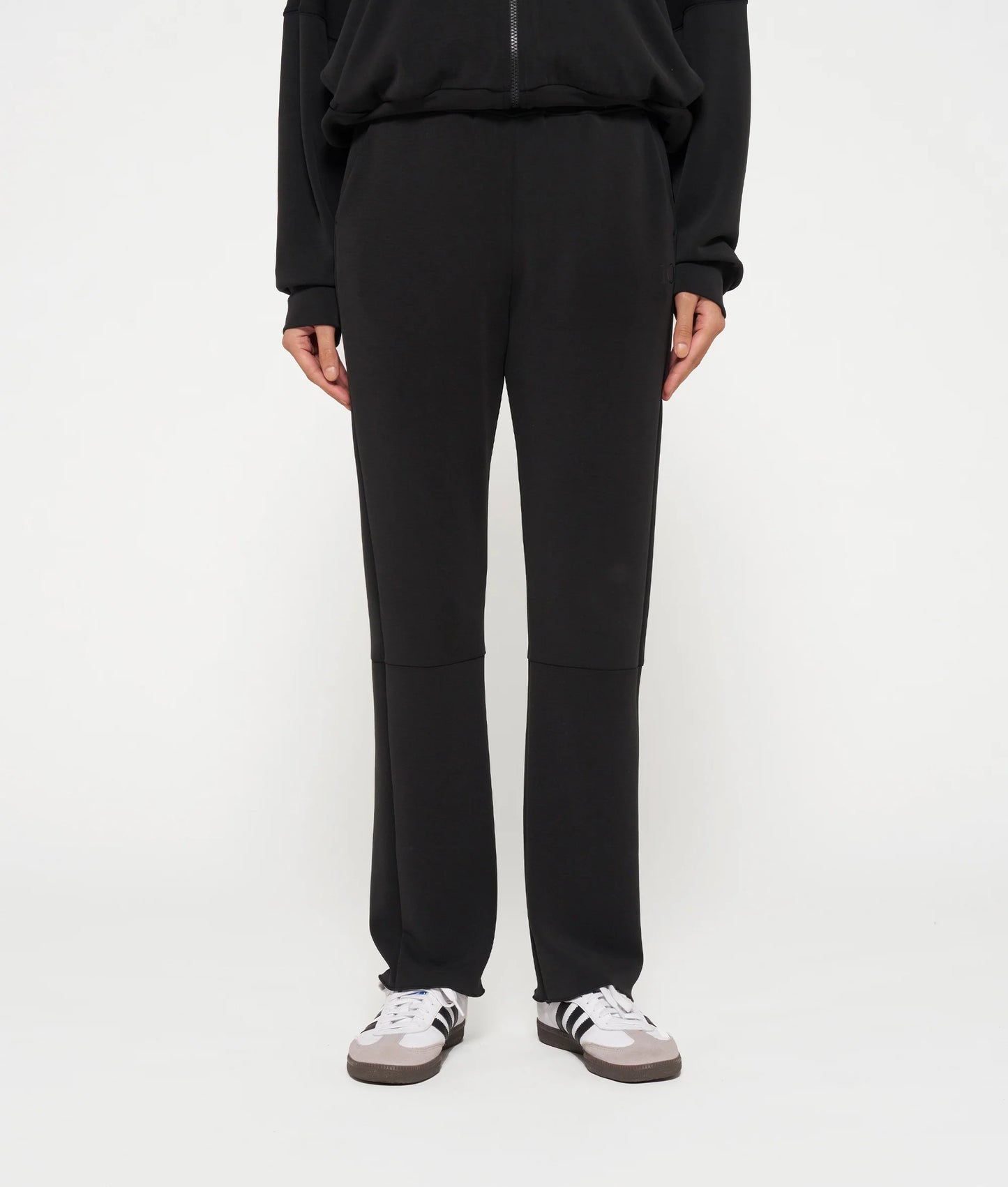 STRAIGHT JOGGER SCUBA 10 DAYS
