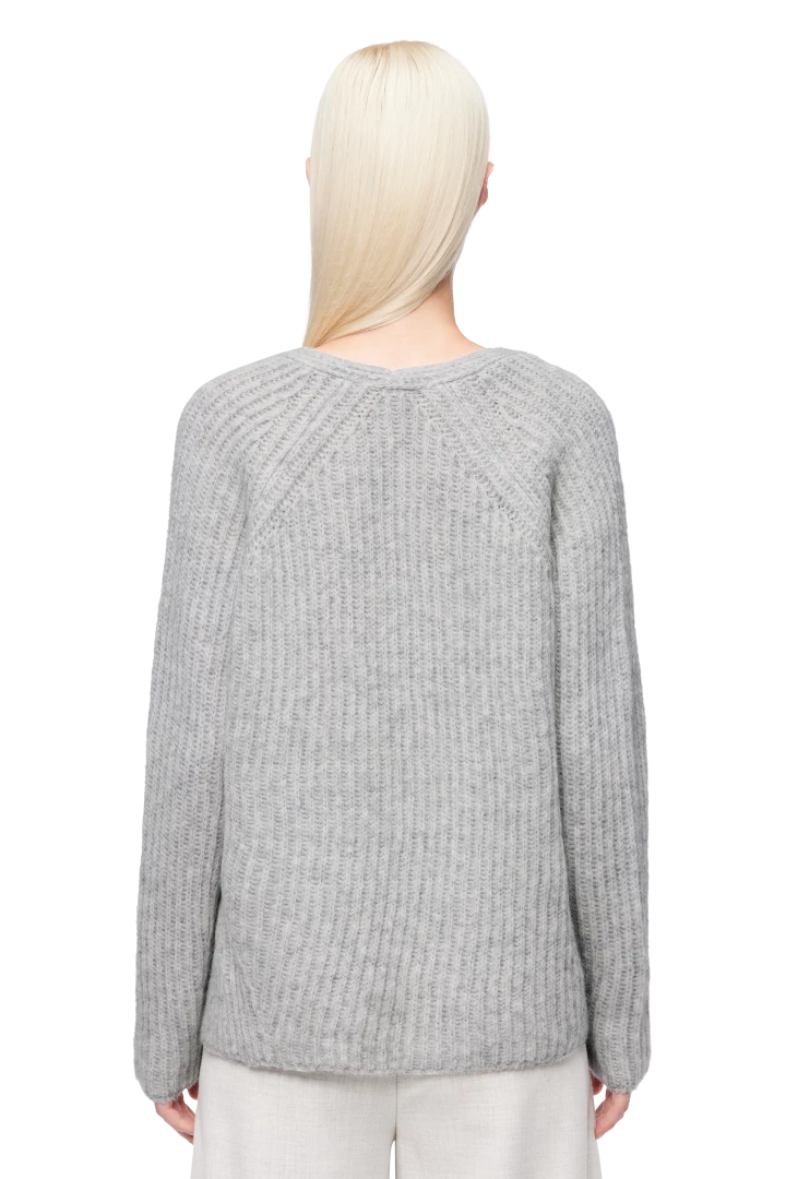 LYNETTE Strickpullover mit V-Ausschnitt in Alpaka-Mix grau Drykorn