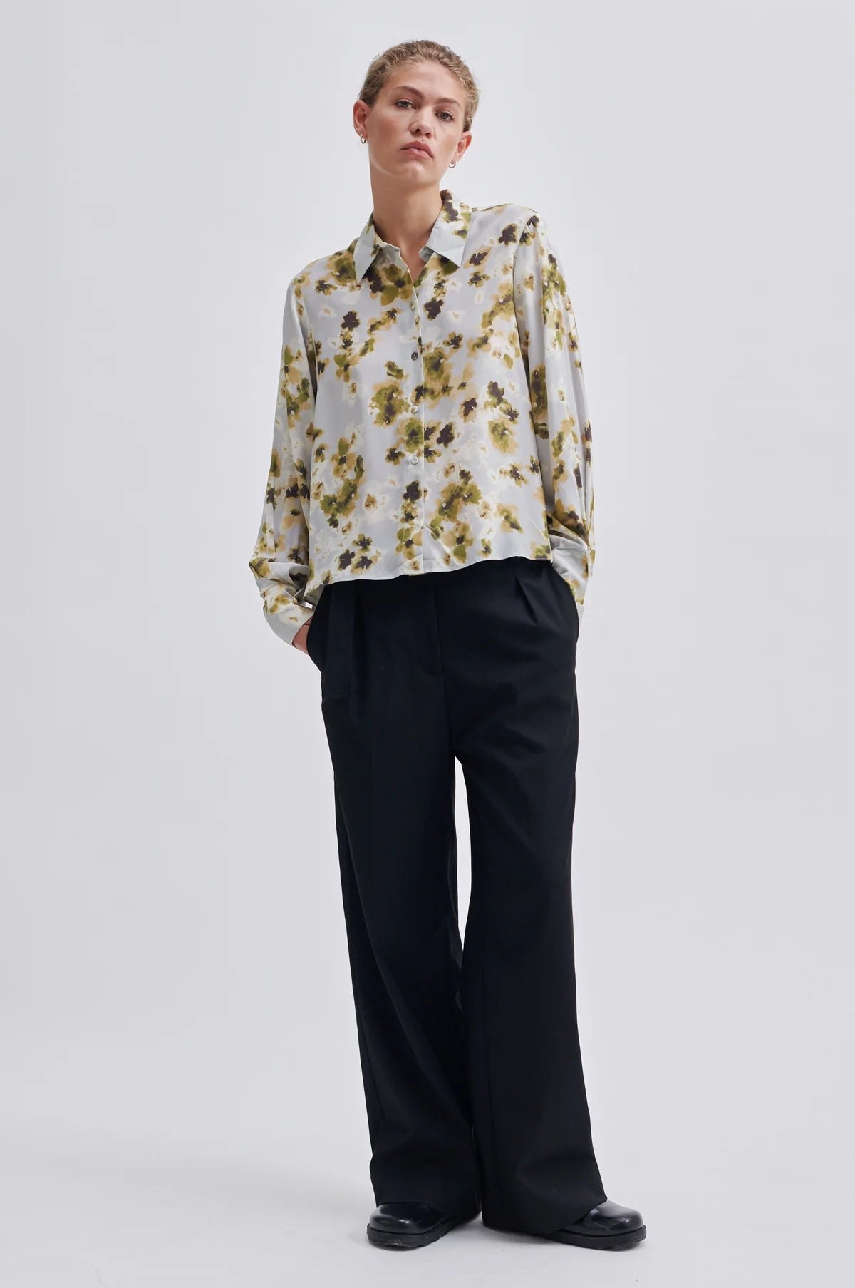 Andra Shirt
